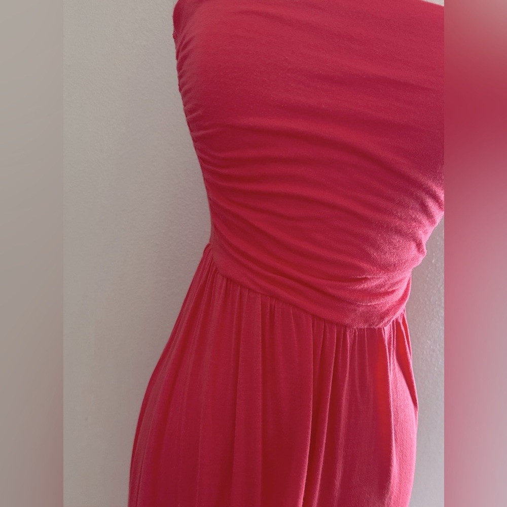 Halter top style dress - Picture 2 of 2